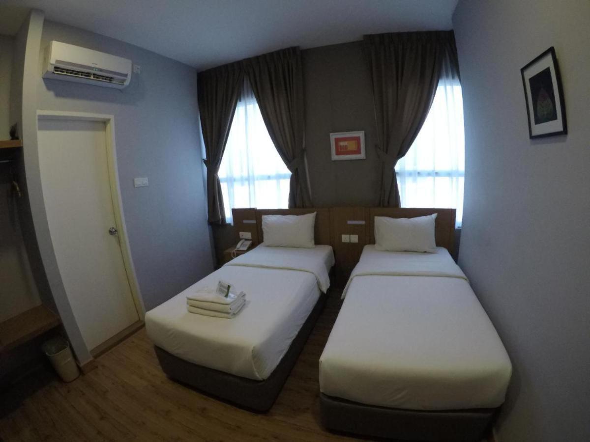 Golden Leaf Boutique Hotel Nusa Idaman Formerly Known As Ariana Hotel Τζόχορ Μπάχρου Εξωτερικό φωτογραφία