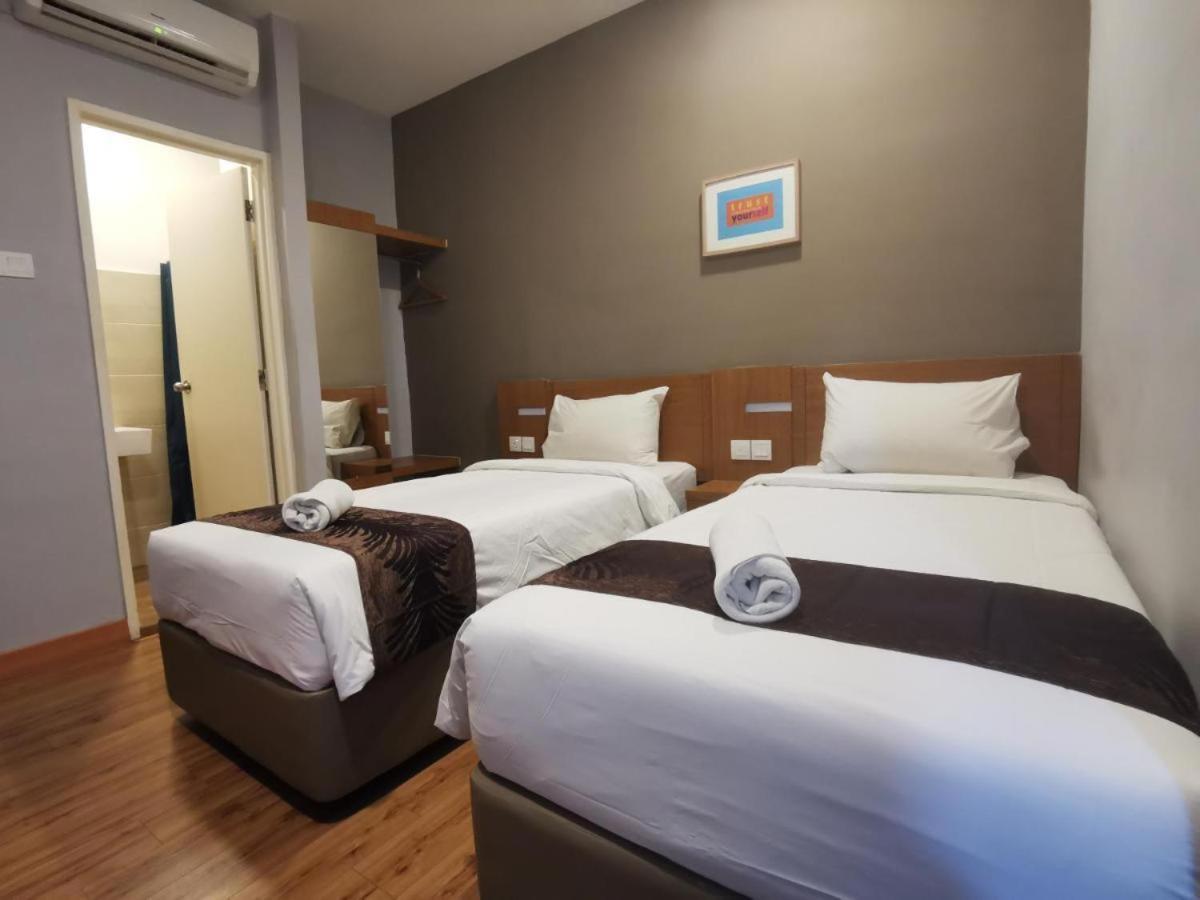 Golden Leaf Boutique Hotel Nusa Idaman Formerly Known As Ariana Hotel Τζόχορ Μπάχρου Εξωτερικό φωτογραφία
