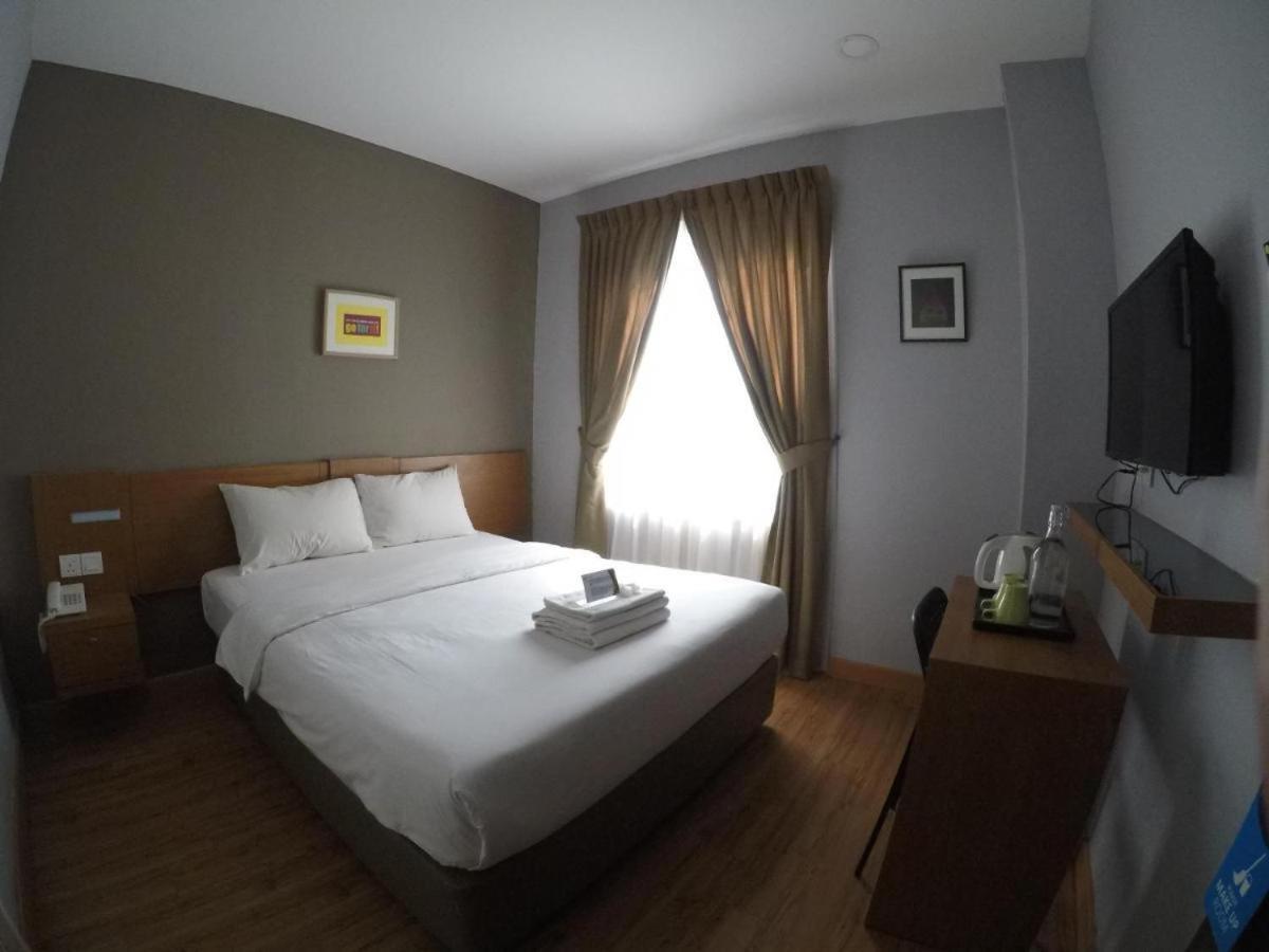 Golden Leaf Boutique Hotel Nusa Idaman Formerly Known As Ariana Hotel Τζόχορ Μπάχρου Εξωτερικό φωτογραφία