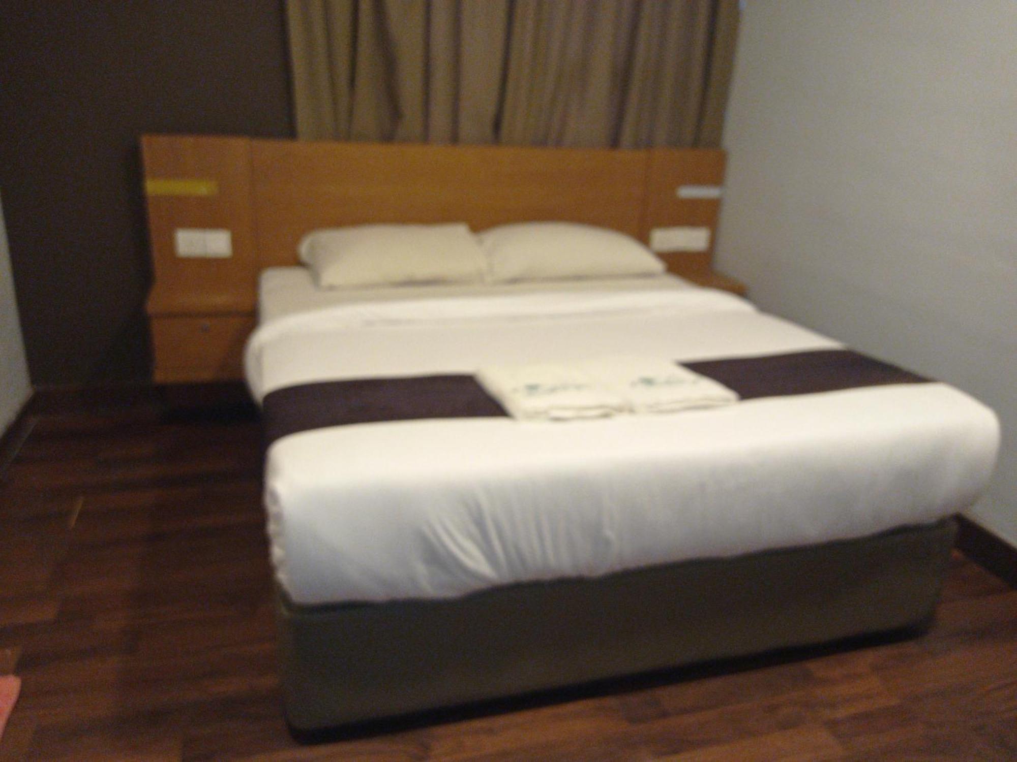 Golden Leaf Boutique Hotel Nusa Idaman Formerly Known As Ariana Hotel Τζόχορ Μπάχρου Εξωτερικό φωτογραφία