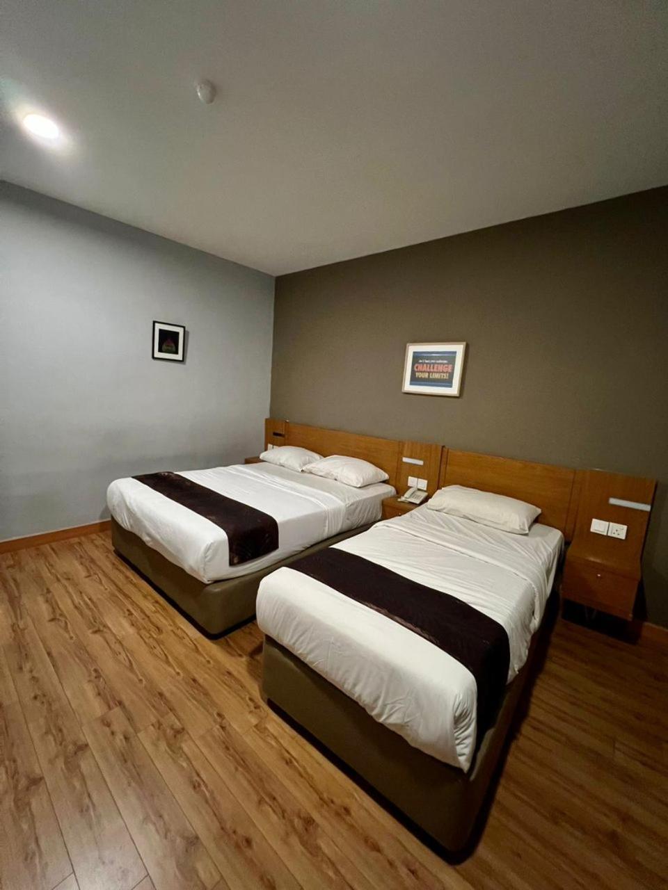 Golden Leaf Boutique Hotel Nusa Idaman Formerly Known As Ariana Hotel Τζόχορ Μπάχρου Εξωτερικό φωτογραφία