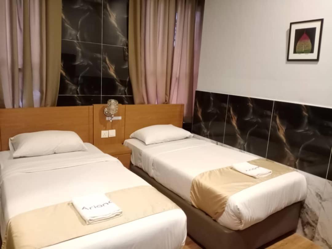 Golden Leaf Boutique Hotel Nusa Idaman Formerly Known As Ariana Hotel Τζόχορ Μπάχρου Εξωτερικό φωτογραφία